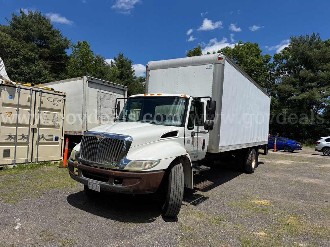 2005 International 4300 Box Truck