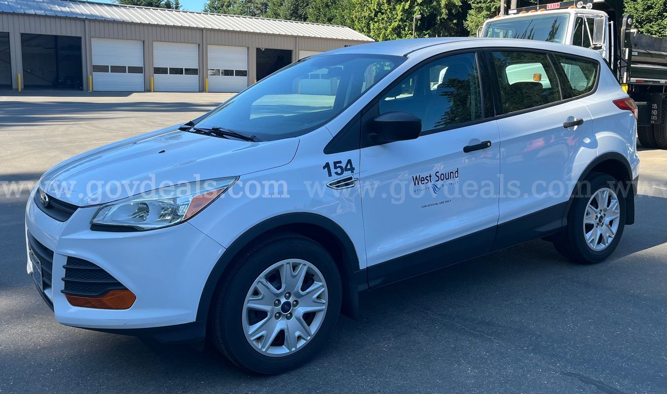 Clean 2013 Ford Escape S FWD