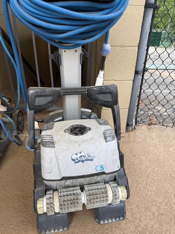 Dolphin C5 Robotic Pool Vacuum