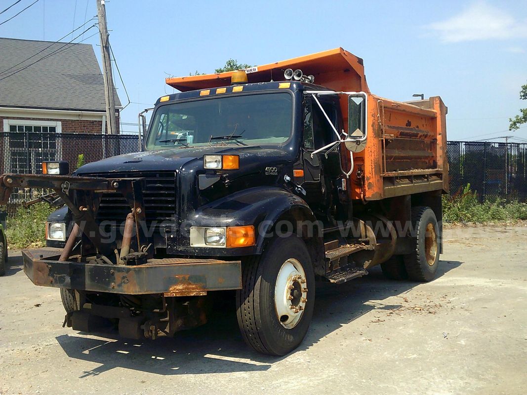 2000 International 4900 Dump truck