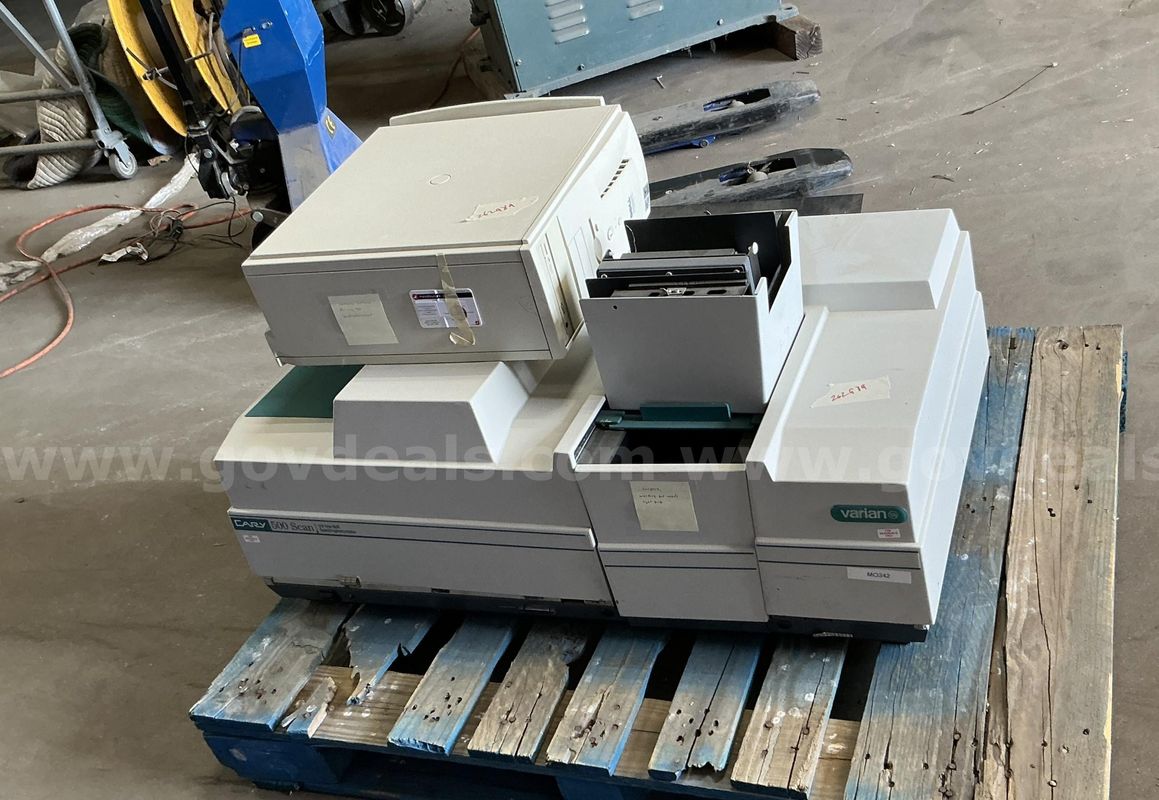 Varian UV-VIS-NIR Spectrophotometer