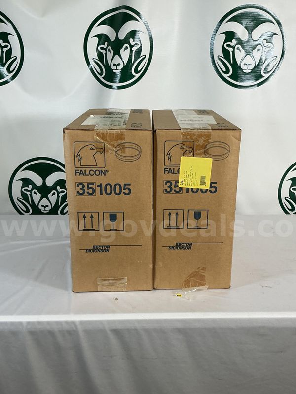 Lot of 2 Cases of 100 Optilux Petri Dishes