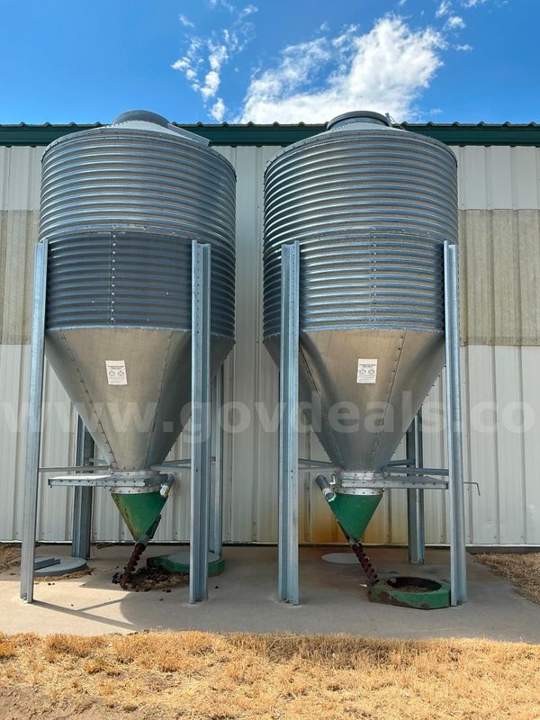 -Lot of 2 Grain Silos (Posting #1)