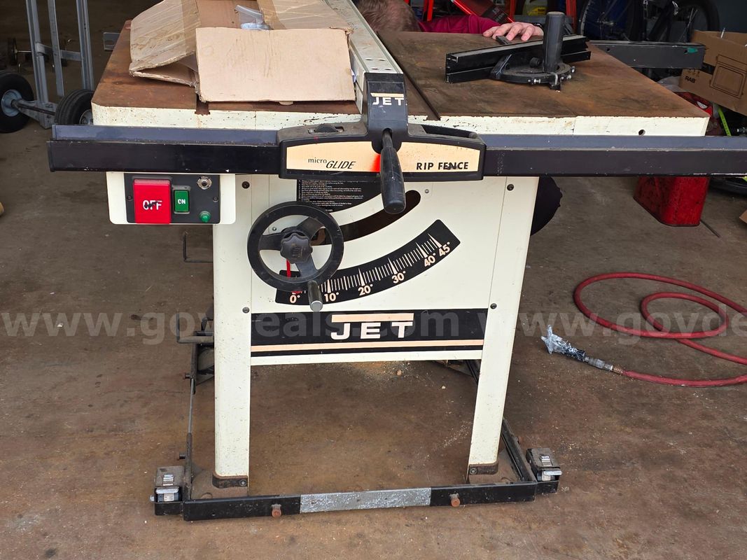Table saw w/caster system