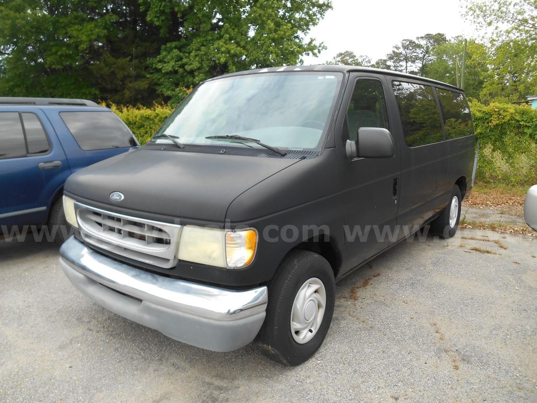 2001 Ford Econoline Wagon