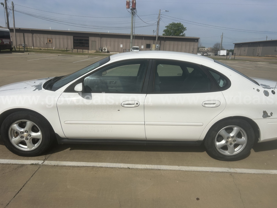 2003 Ford Taurus