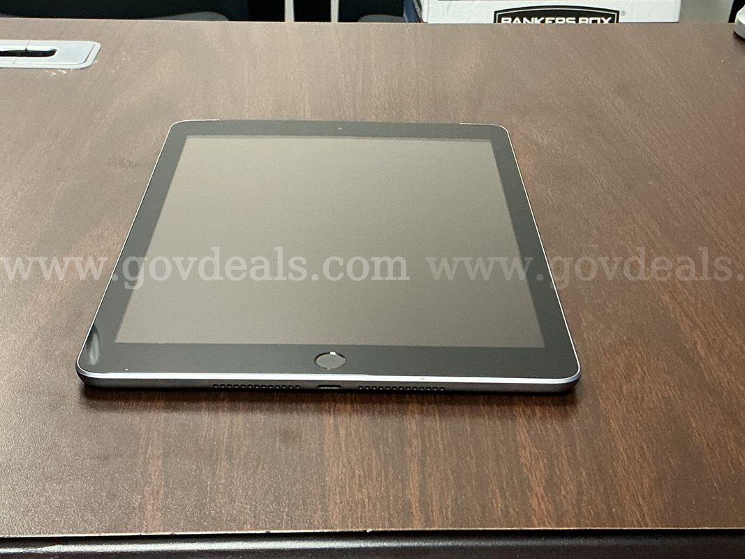 Lot of 4 iPads