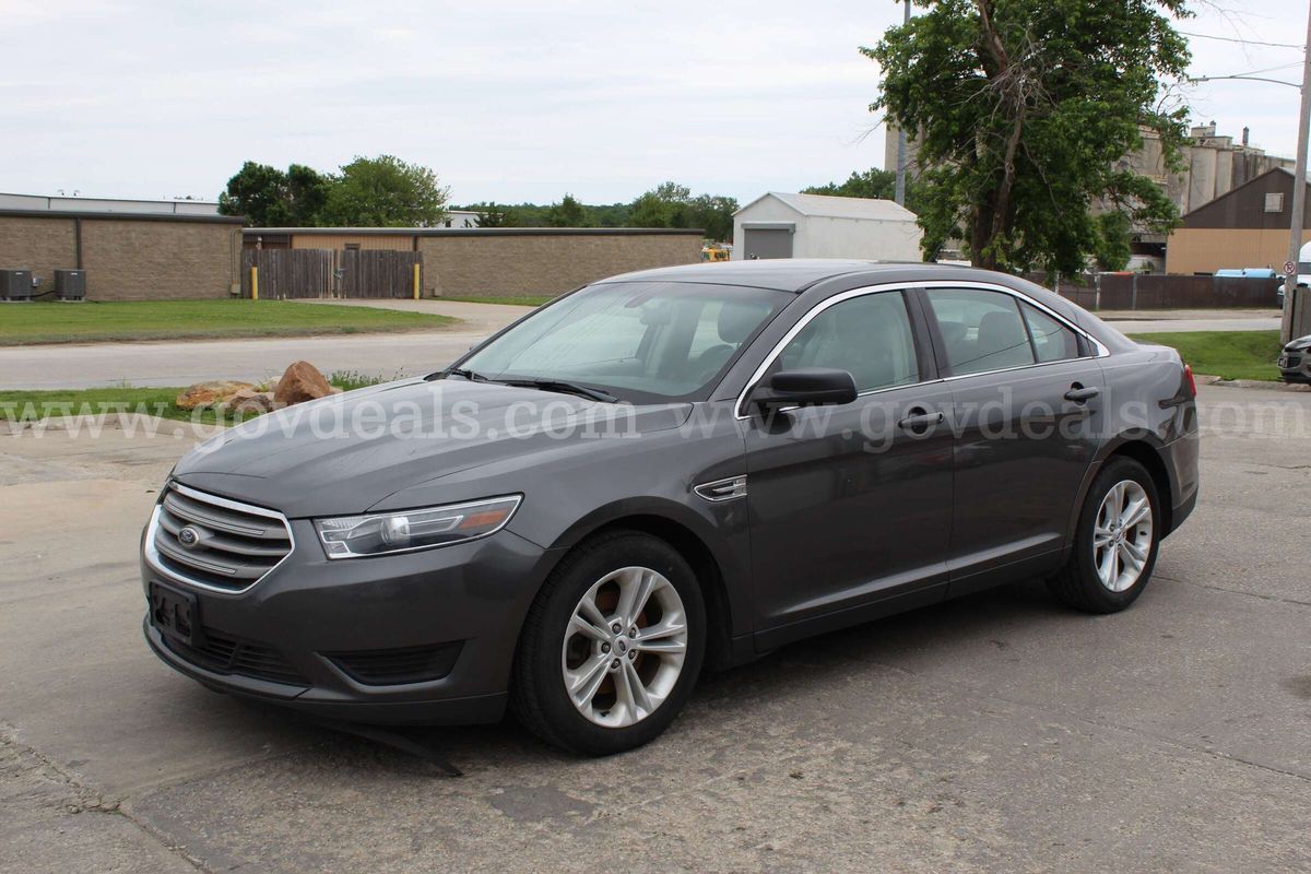2015 Ford Taurus