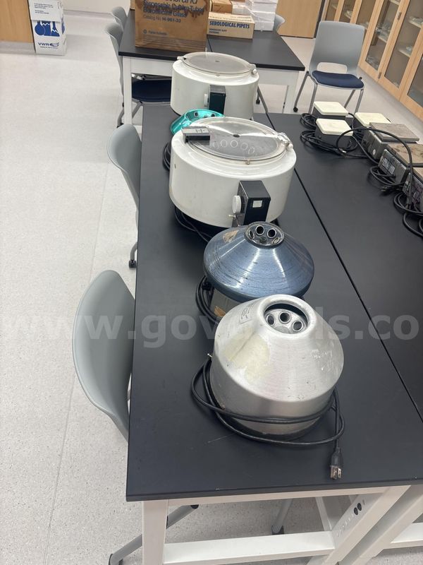 Laboratory Centrifuges Lot 7
