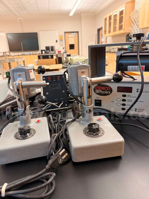 Lot 28 – Assorted Physics Laboratory Equipment and Electronic Test Instruments