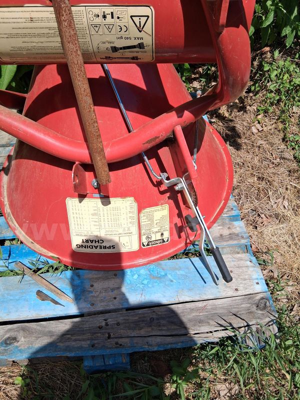Southern 180 3pt broadcast spreader 300lb