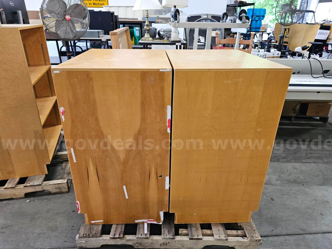 (2) Double Sided Bookshelves #3 (32in L X 23in W X 42in H)
