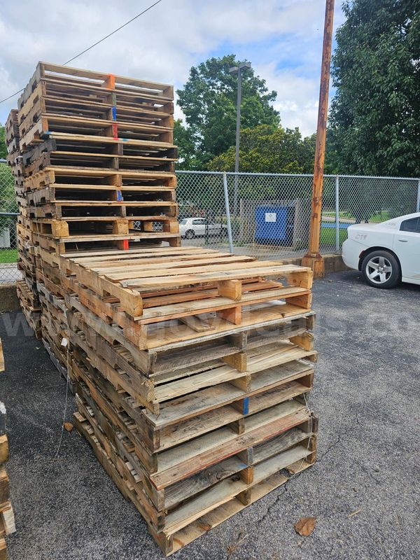 (50) Used Wood Pallets (48in L X 40in W)