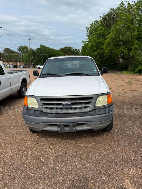 2004 Ford F-150 Heritage XL Extended Cab 4WD