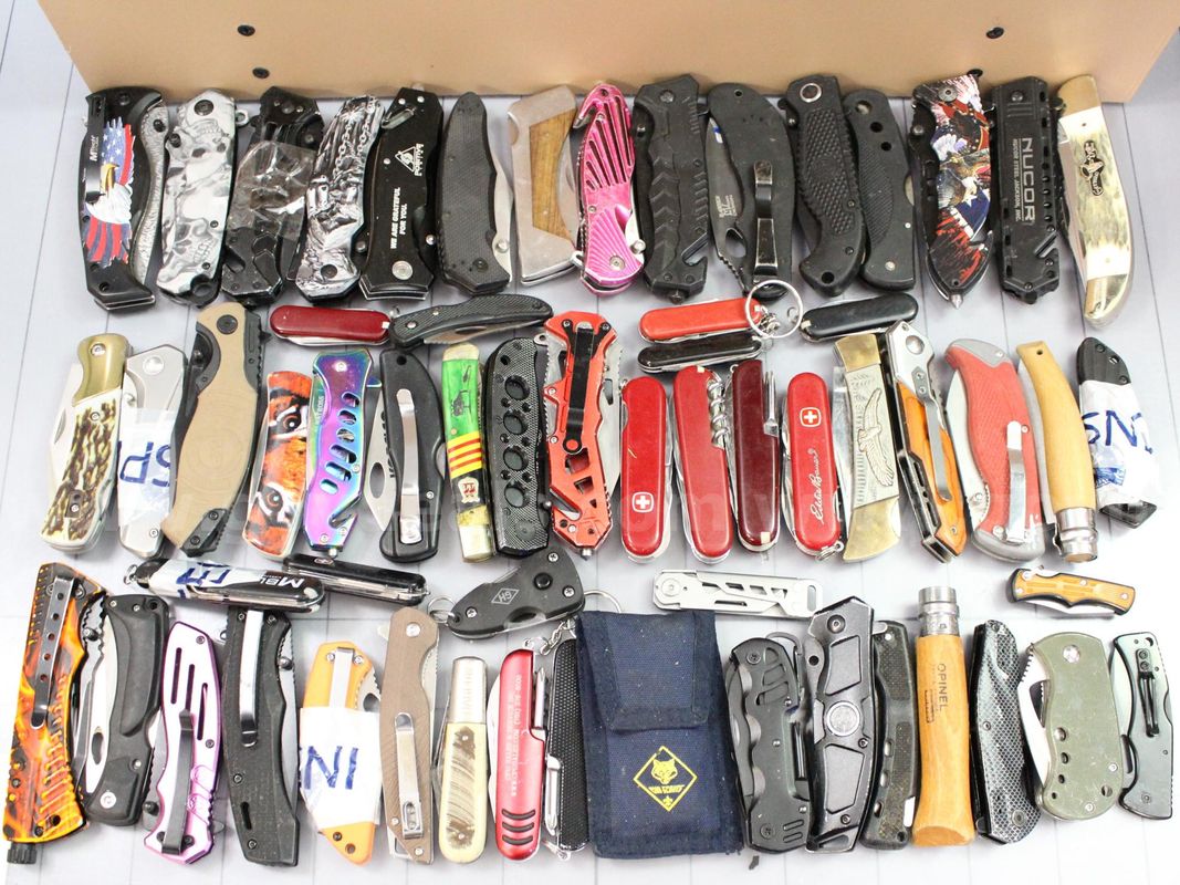 Approximately 12 lbs. of Assorted Knives, #35690