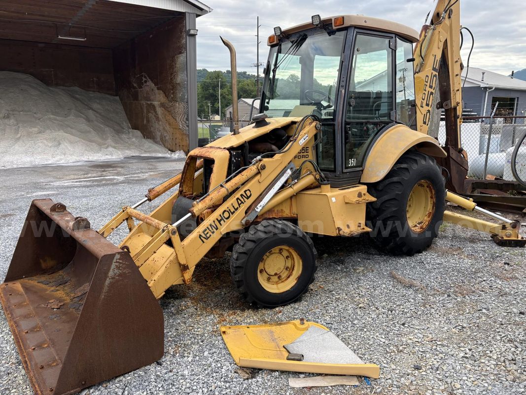 1997 Ford New Holland 555E Backhoe