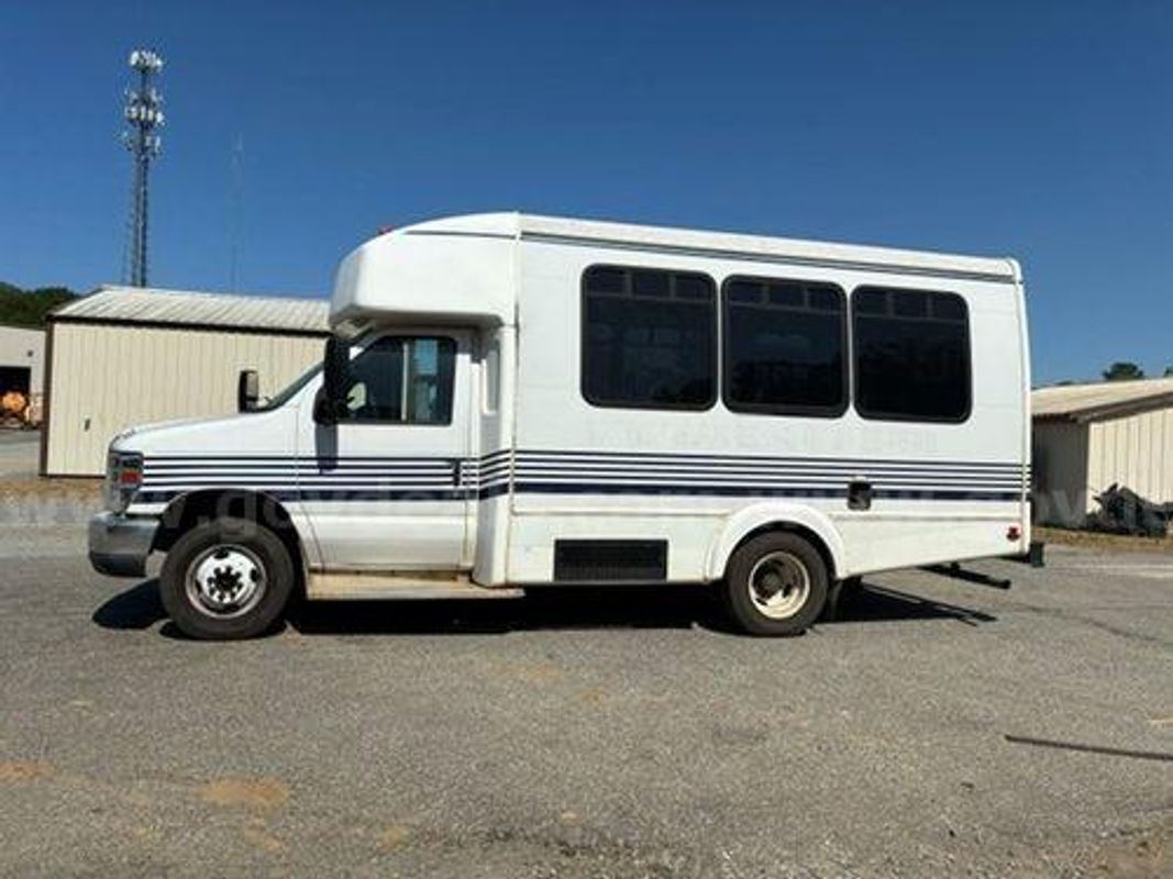 2016 Ford Cutaway Van E3 (219847 NM DOT)