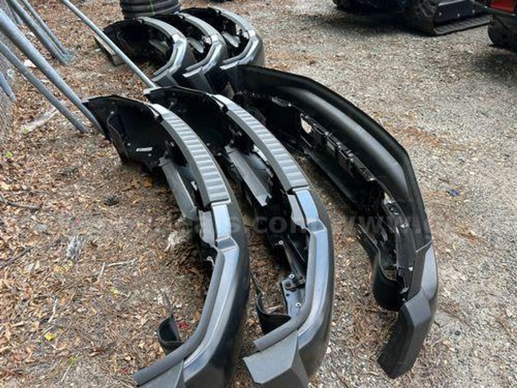 Front Bumpers 2025 Ford F550 (219552 Nm Dot)