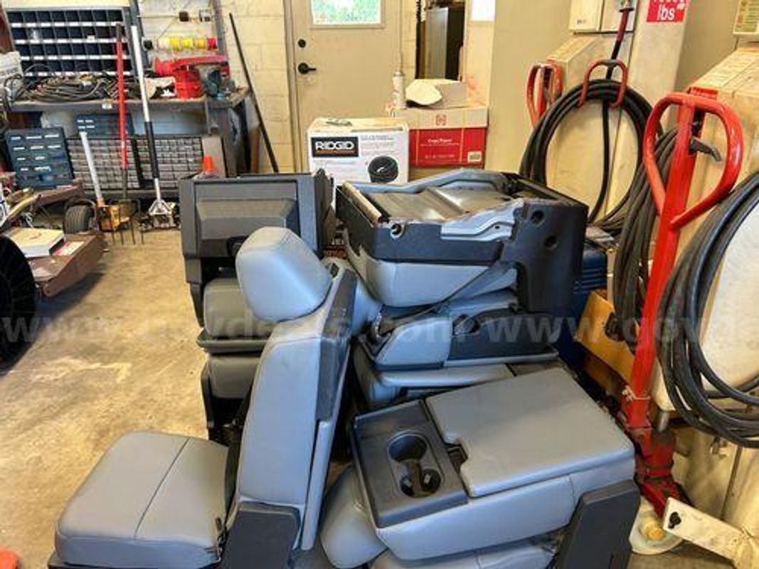 Center Consoles Ford F550 (219547 NM DOT )