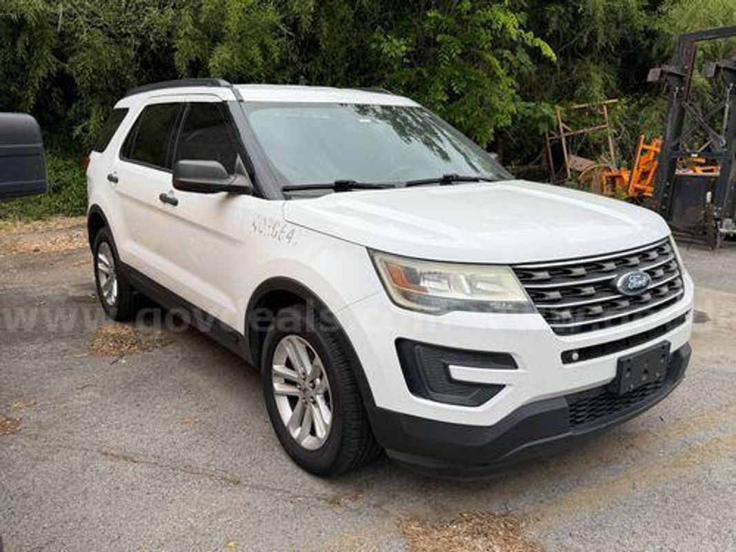 2016 Ford Explorer (220162 NB DOT)