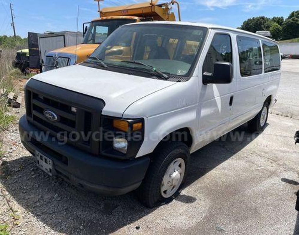 2008 Ford Econoline (220266 AJ DOT)