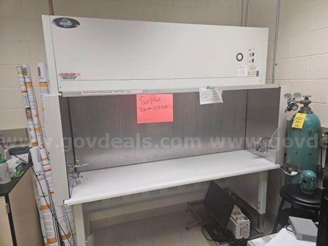 Nuaire NU-201-630 Laminar Flow Hood with Stand (220345 BT)
