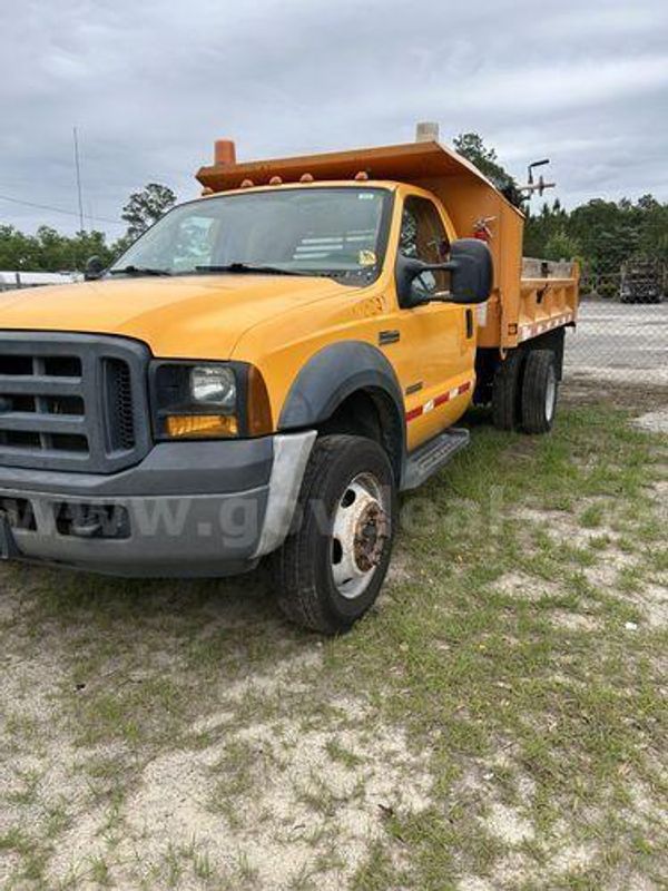 2006 Ford F-550 (220996 AJ DOT)