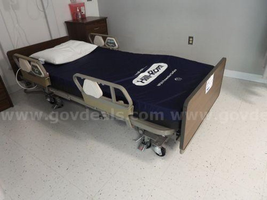 Hill-Rom Hospital Bed W/ Mattress (221066 Aj)