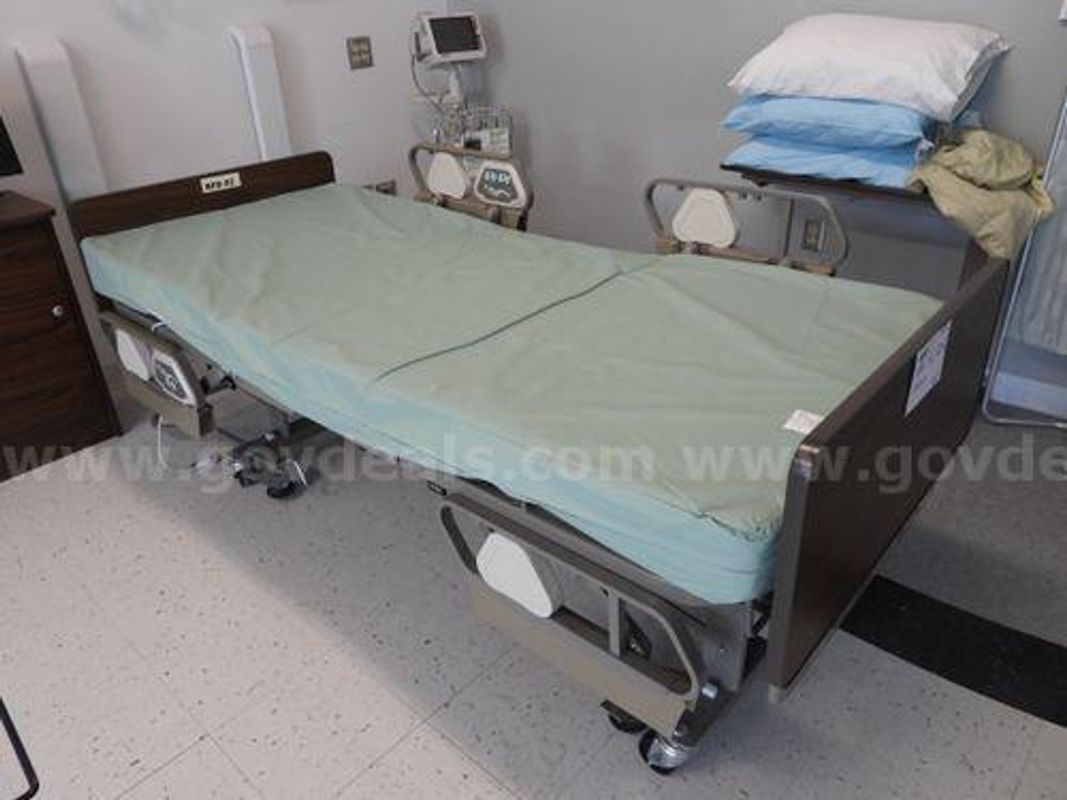 Hill-Rom Hospital Bed W/ Mattress (221073 Aj)