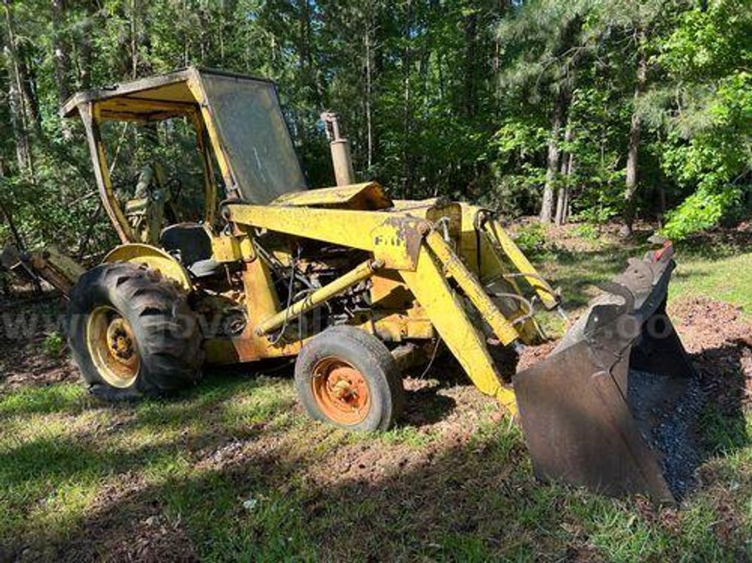 1974 Ford Loader/Backhoe (221651 Bt)