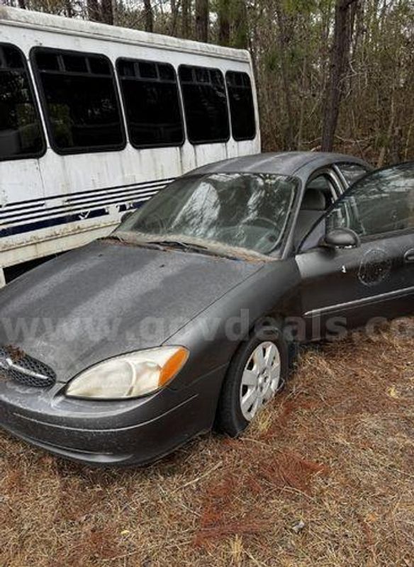2003 Ford Taurus (220726 NB)