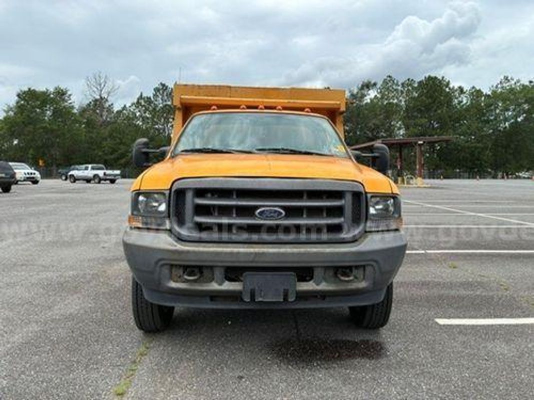 2004 Ford F-550 (221757 TM:DOT)