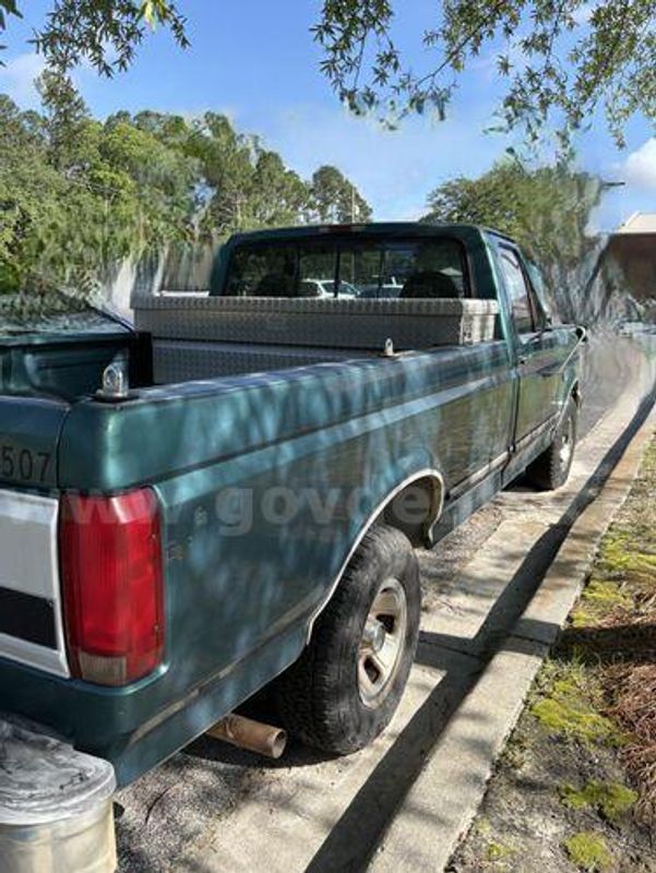 1996 Ford F-150 (221907 AJ)
