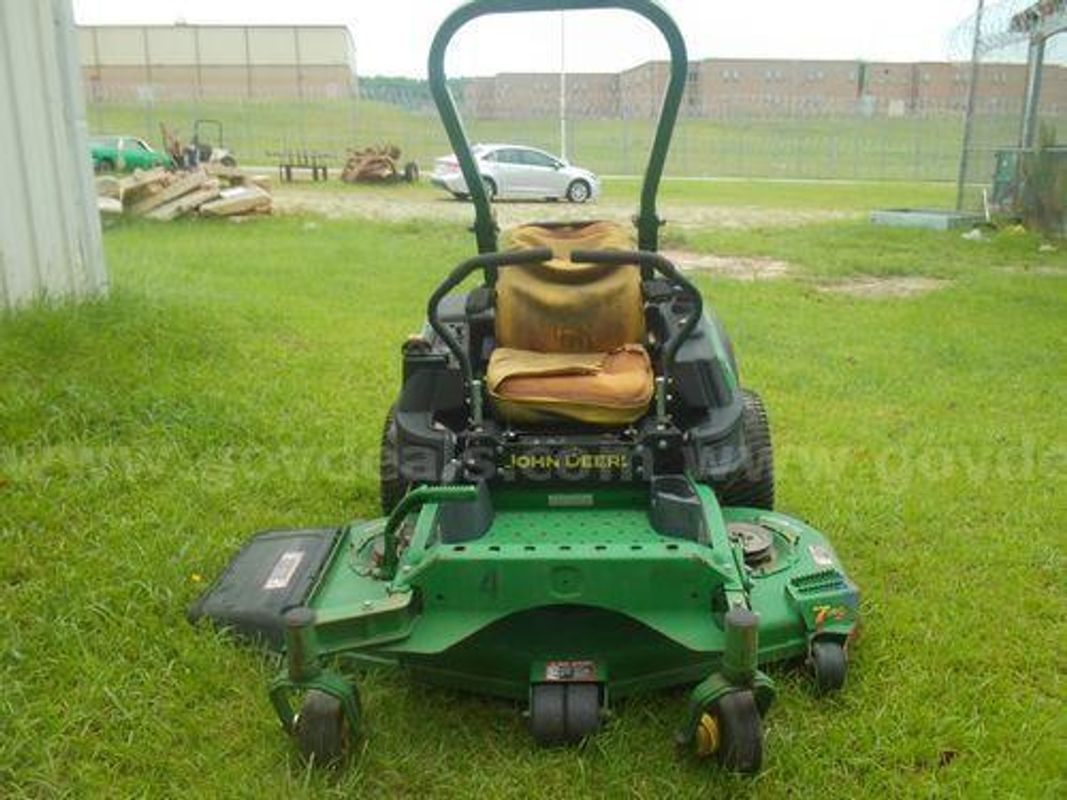 John Deere Ztrak Zero Turn (222436 BT)