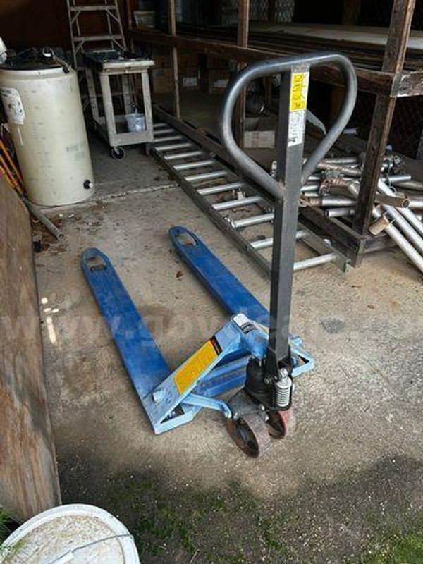 Blue Hand Hydraulic Pallet Jack (222395 TM)