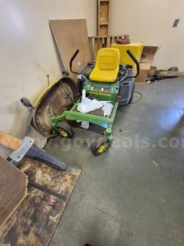 John Deere Ez-Trak Lawn Mower (222501 TM)