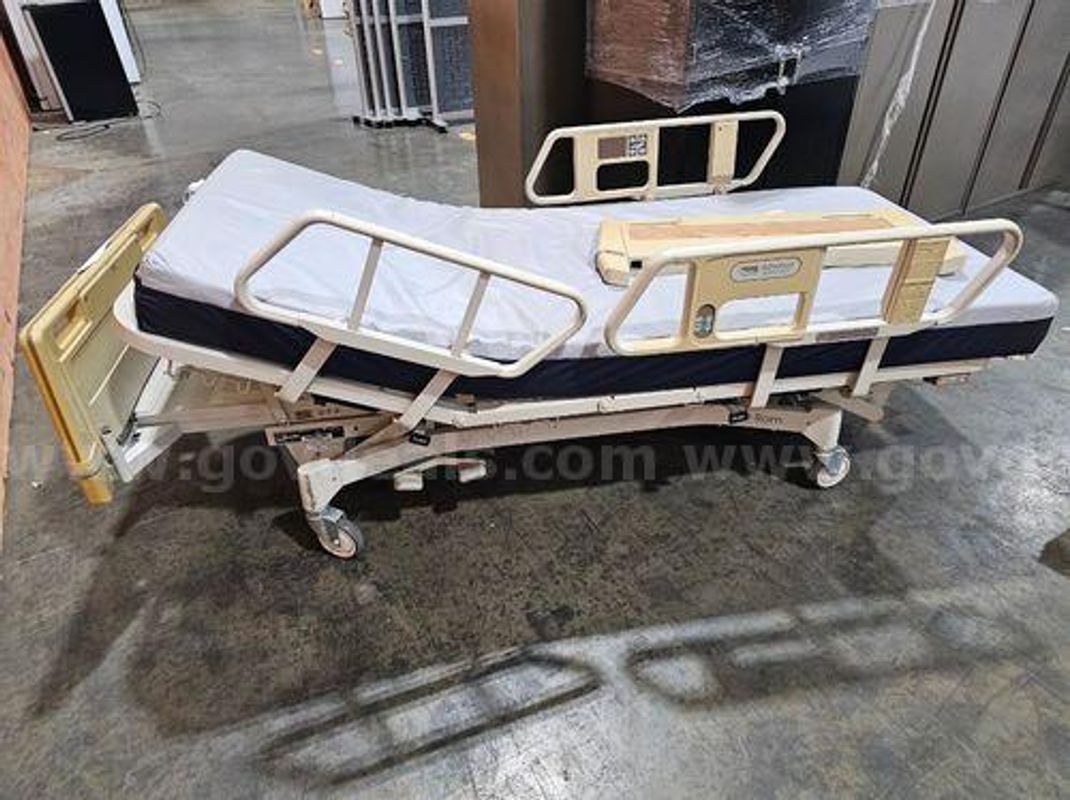 Hill-Rom Advanced All Electric Hospital Bed(222670 TM)