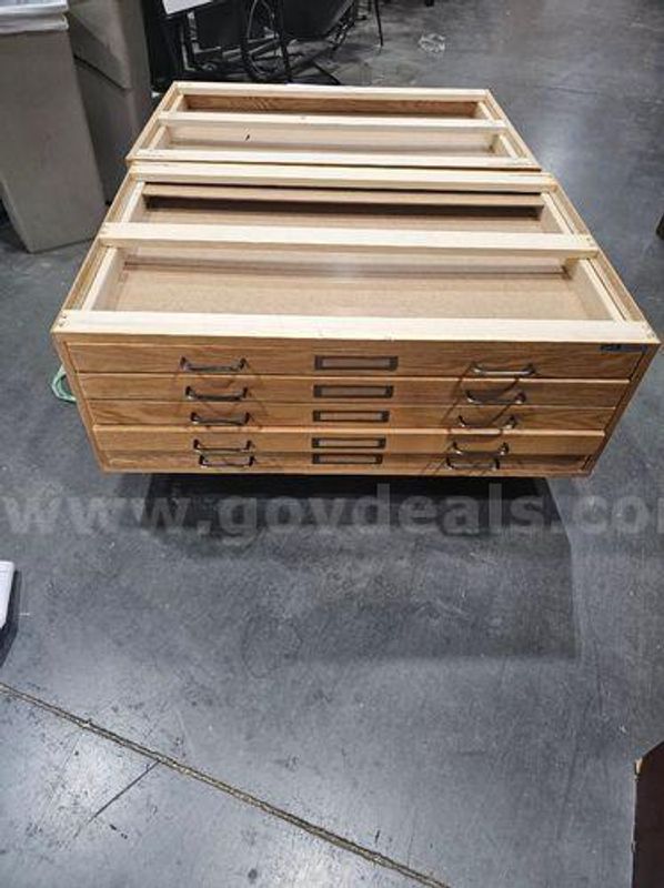 Cabinets (222807 BT)