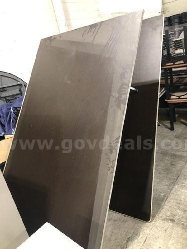 Tables (221889 NM)