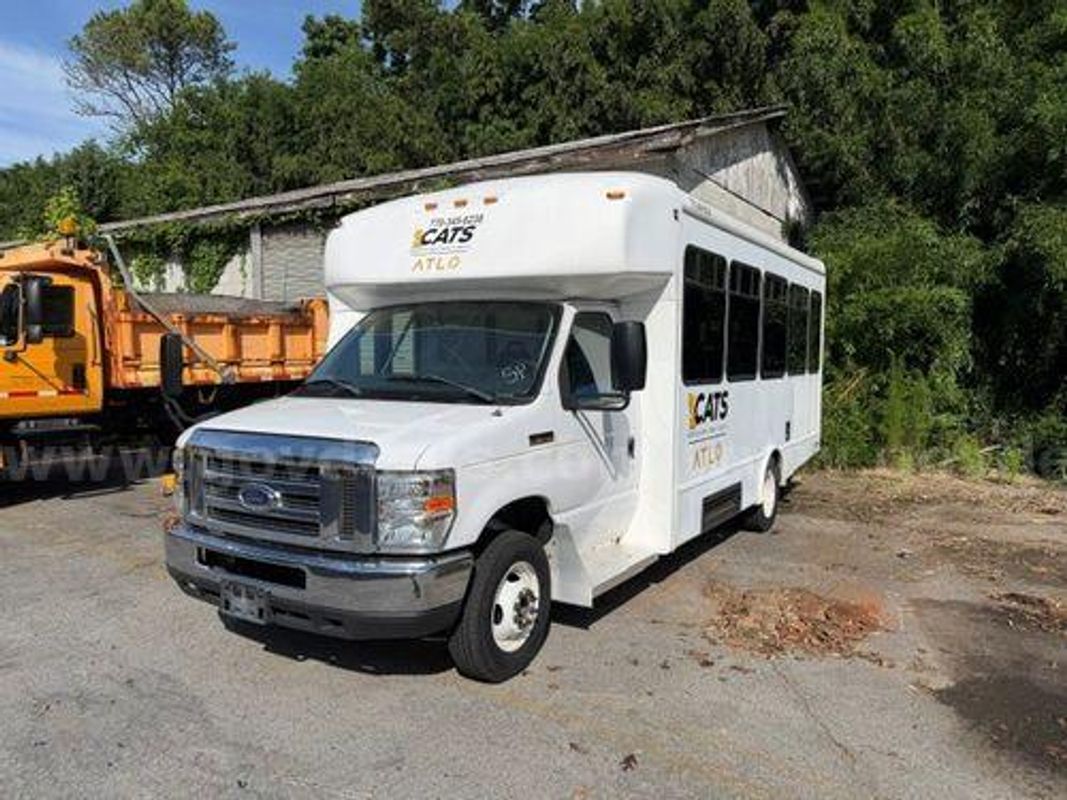 2018 Ford Startran Senator2 (222645 Aj Dot)