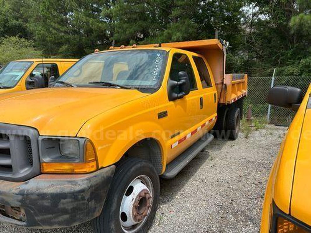 2000 Ford F-550 (222868 NB DOT)
