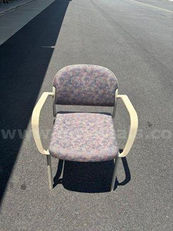 Chairs (223406 NM)