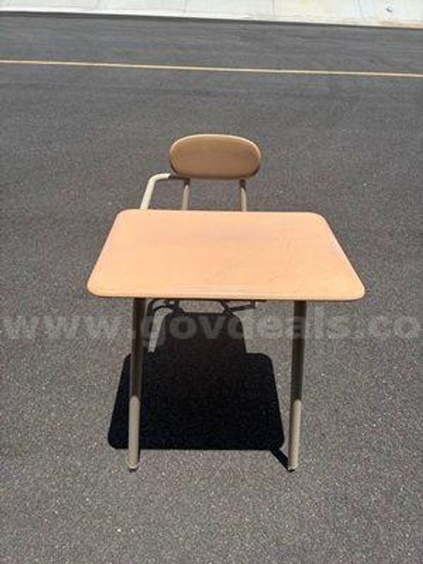 Sled Desks (223415 NM)