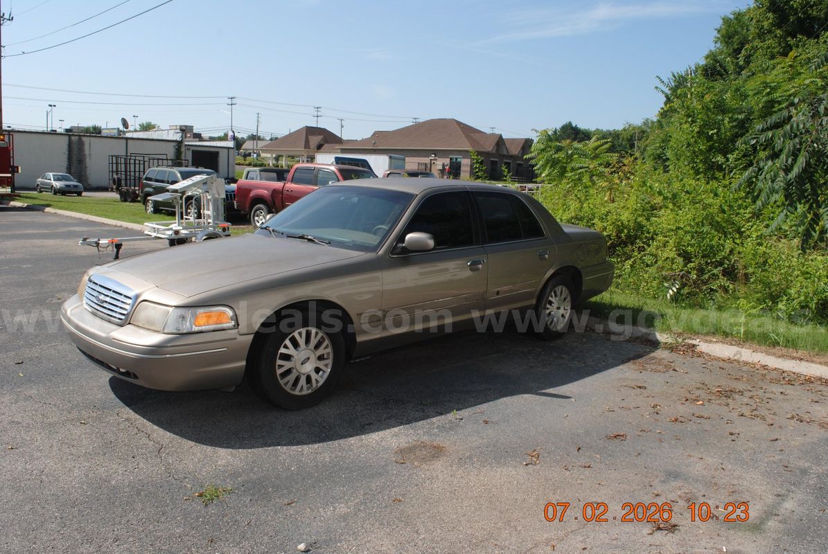 2003 Ford Crown Victoria