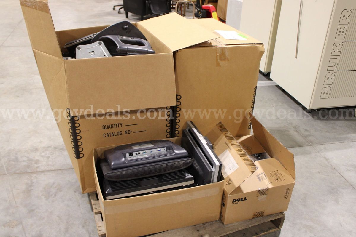 (39)Computer Monitors with (39)Stands (Lot B)