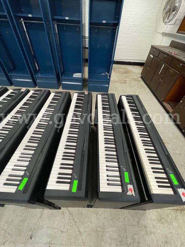 (4) Electric Pianos and (1) Speaker