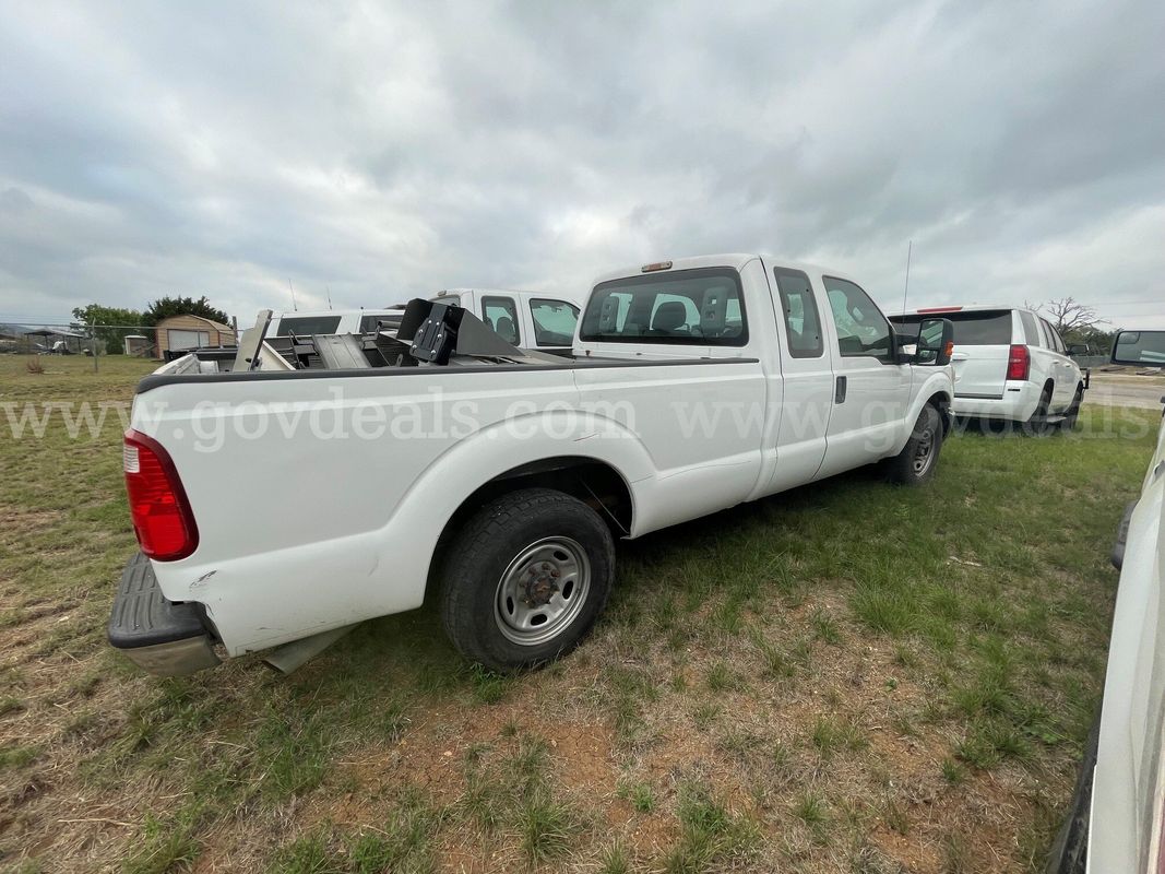 2013 Ford F-250 SD XL SuperCab Long Bed 2WD