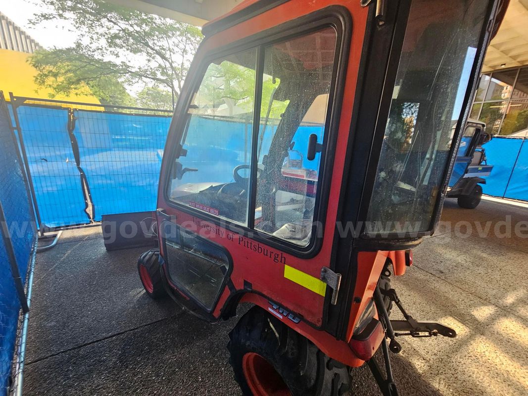 Kubota BX2350 tractor