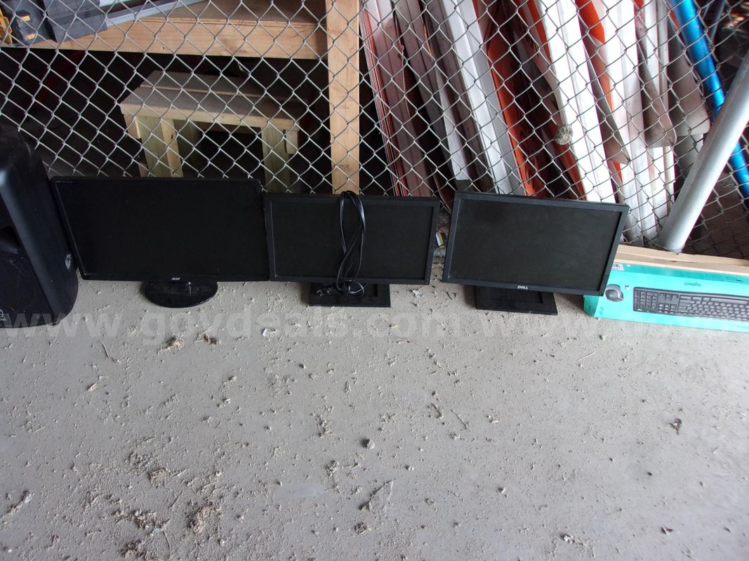 Computer Monitors (lot of 3)
