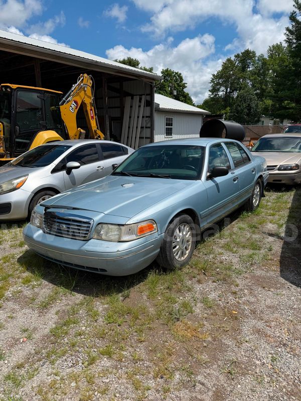 2004 Ford Crown Victoria